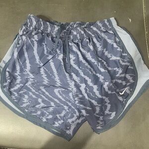 Women’s Nike running shorts large